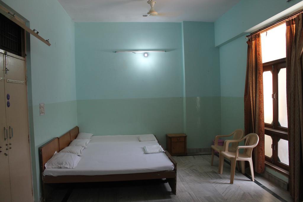 מטורה Krishnam Guest House מראה חיצוני תמונה